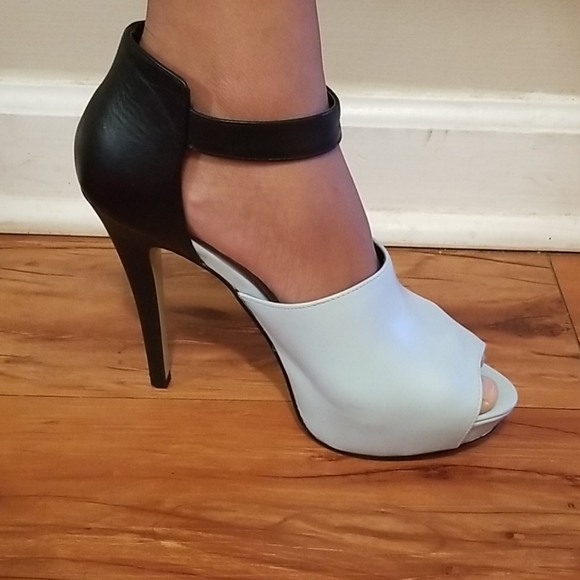 Shoes - Picture 2 of 4